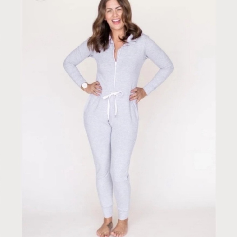 Smash + Tess x Jillian Harris Heather Gray Long-Sleeve Zip-up Tie Waist Romper